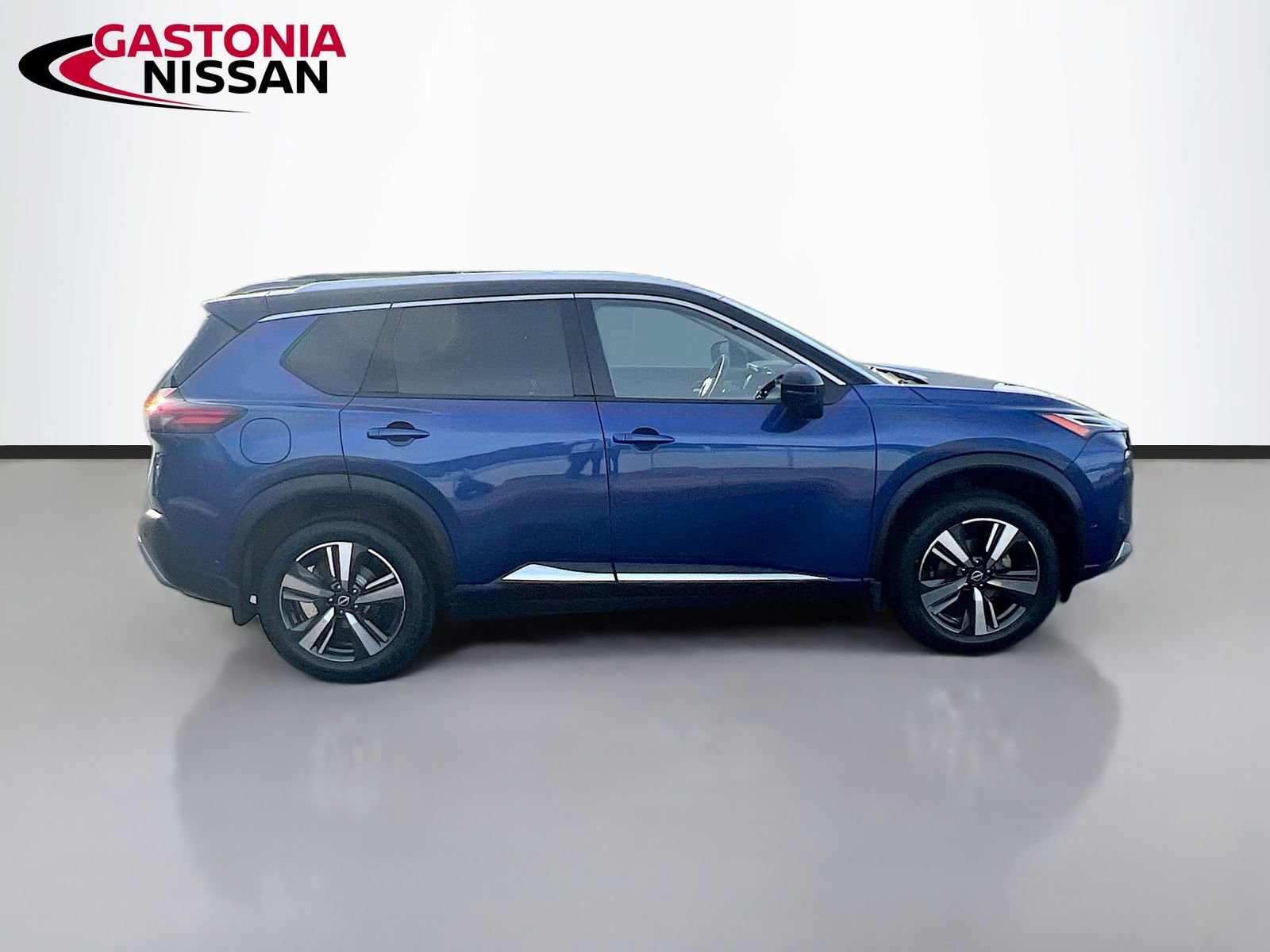 Used 2023 Nissan Rogue Platinum image 10