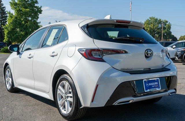 Used 2022 Toyota Corolla SE w/ SE Preferred Package image 8