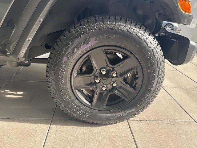 Used 2021 Jeep Gladiator Sport image 10