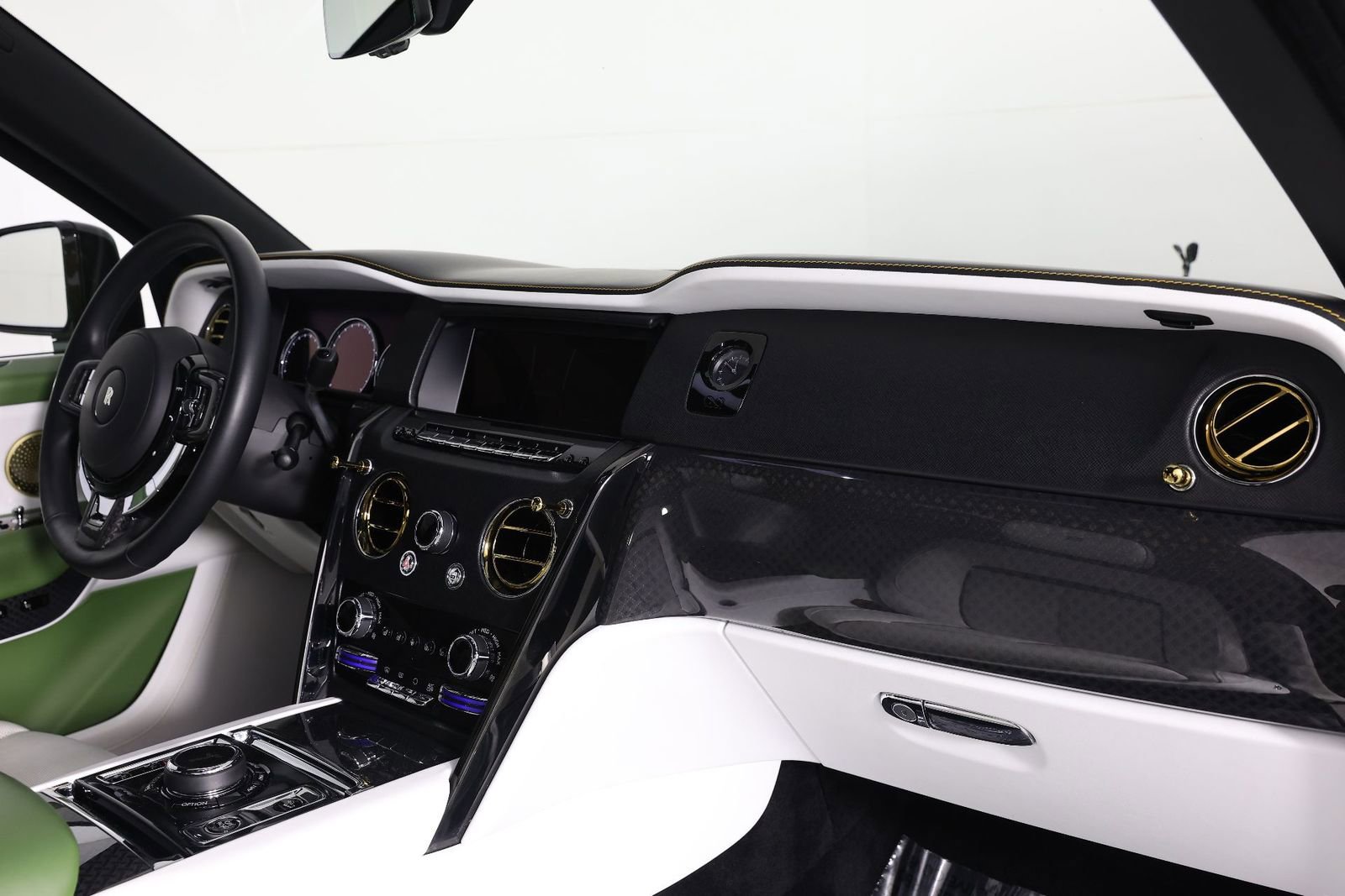 Certified 2023 Rolls-Royce Cullinan Black Badge w/ Driver's Package image 25