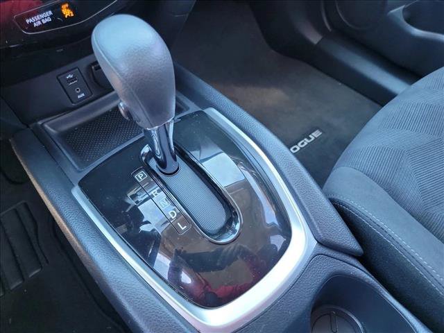 Used 2015 Nissan Rogue S FWD image 12