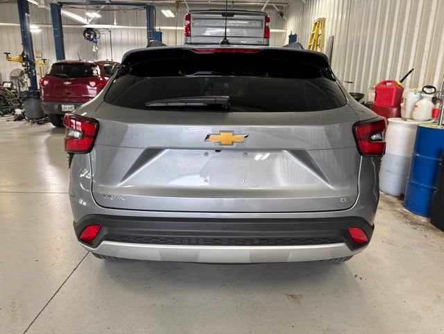 New 2026 Chevrolet Trax LT w/ Driver Confidence Package FWD image 9