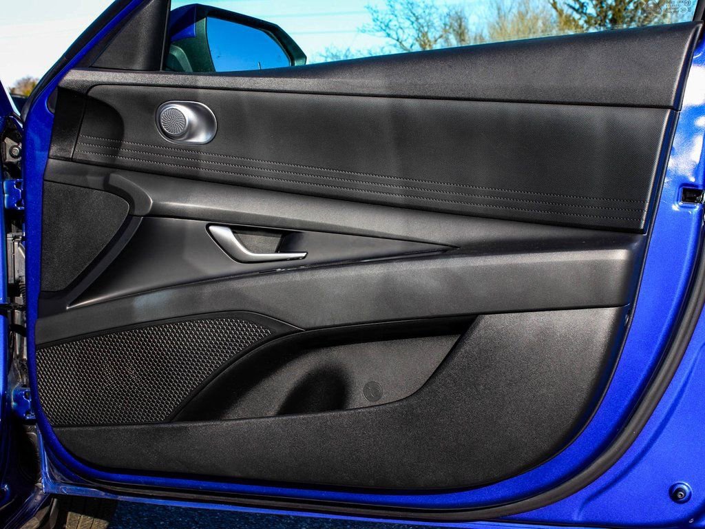 Used 2023 Hyundai Elantra SEL image 13