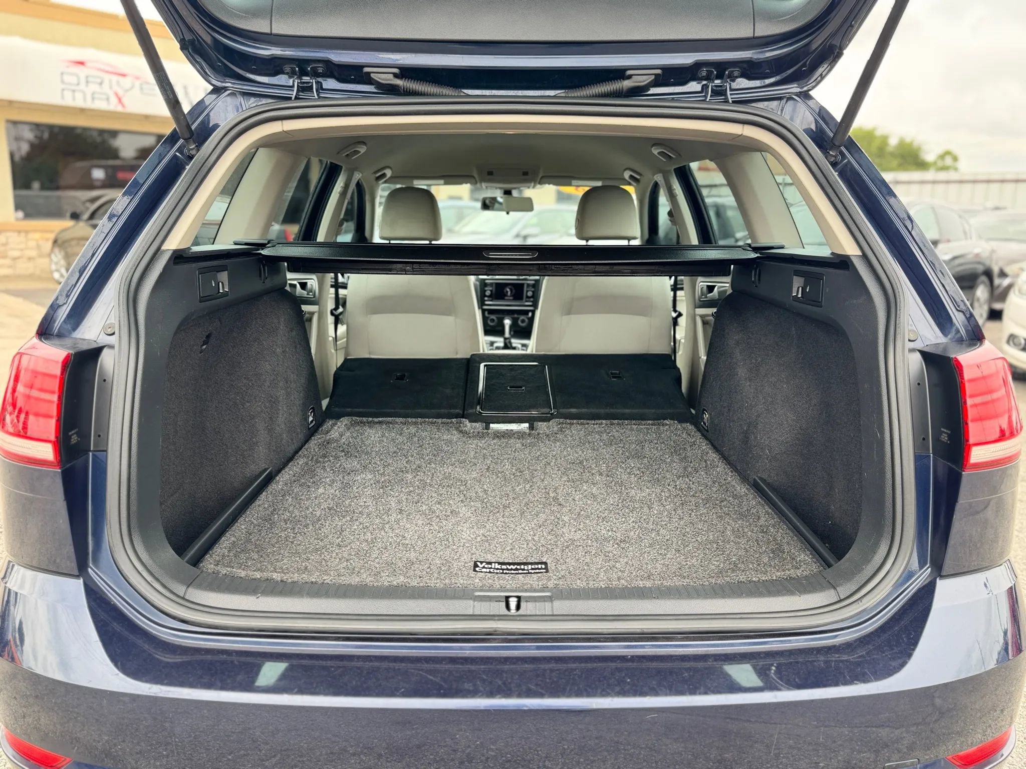 Used 2018 Volkswagen Golf S FWD image 31