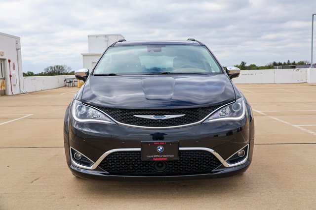 Used 2018 Chrysler Pacifica Limited image 2