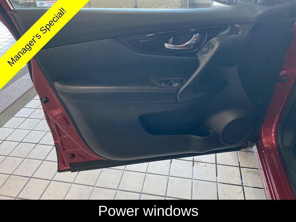 Used 2022 Nissan Rogue Sport SV AWD/4WD image 11