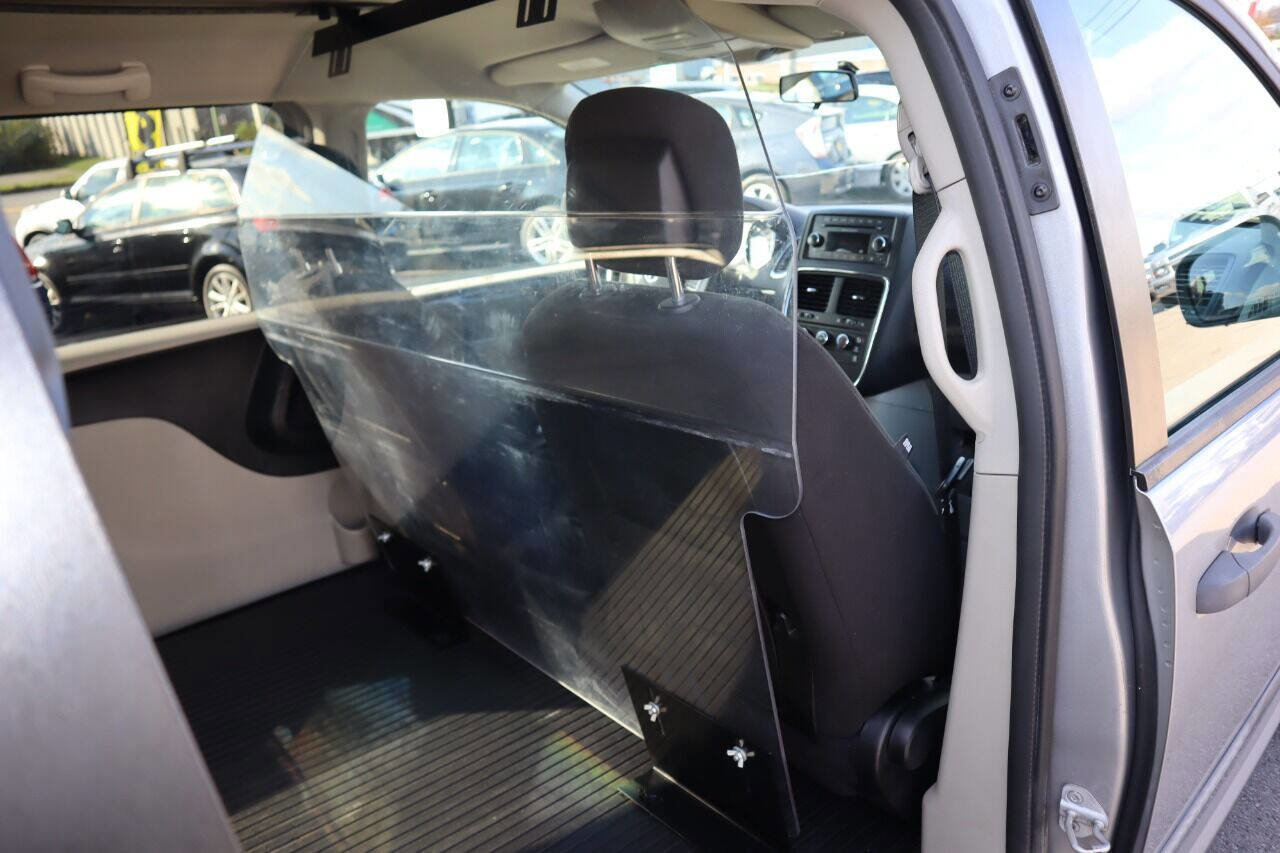 Used 2013 RAM C/V Tradesman image 28