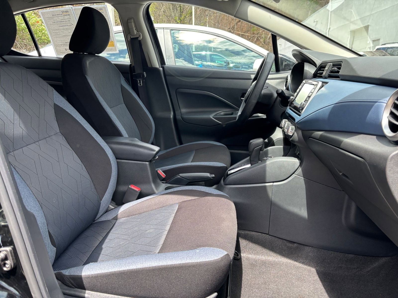 Used 2025 Nissan Versa SV FWD image 25