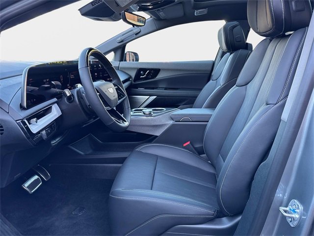 New 2025 Cadillac Optiq Sport 2 w/ LPO, ONYX Package image 15
