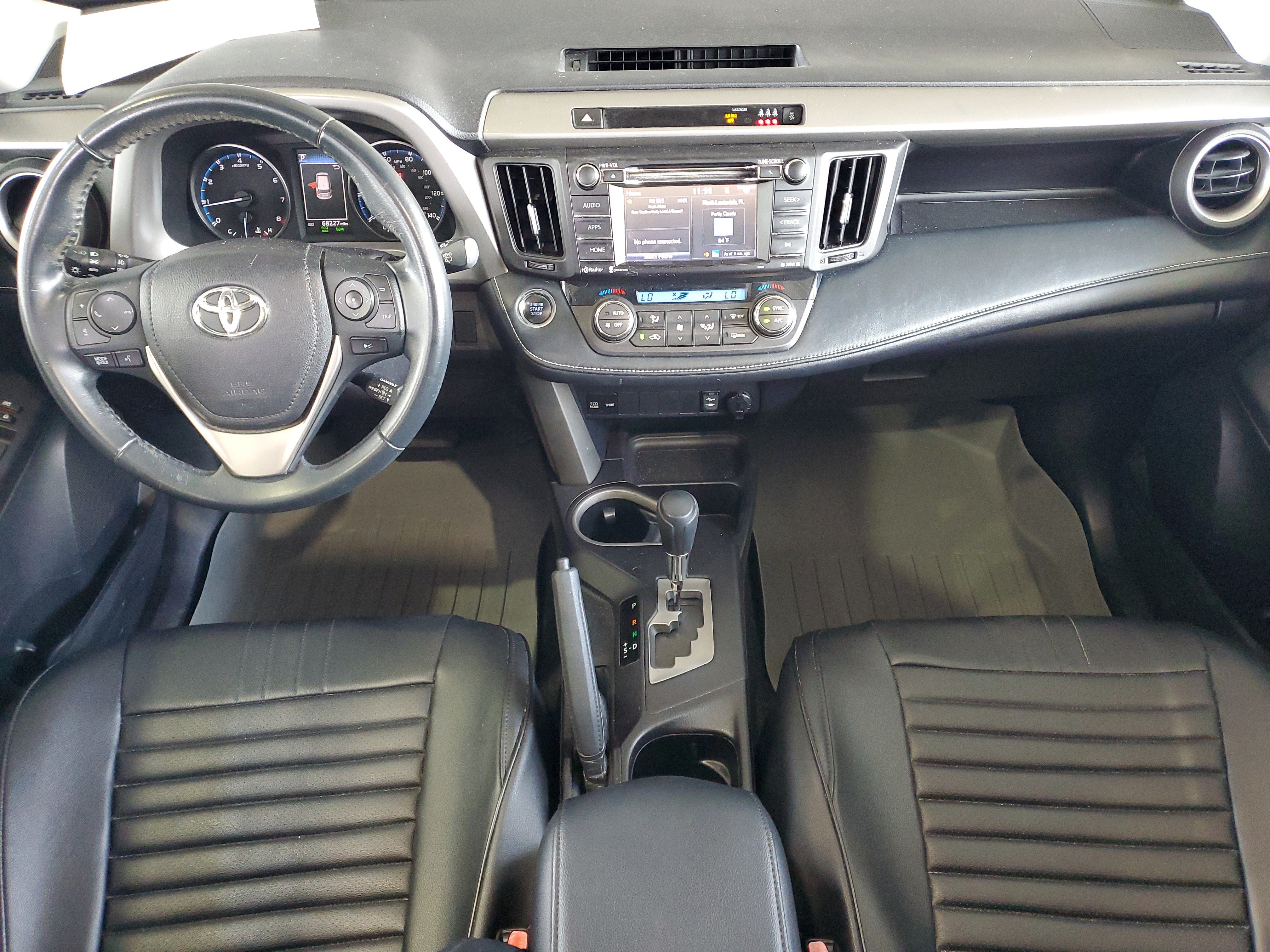 Used 2018 Toyota RAV4 XLE w/ Plus Extra Value Package FWD image 11
