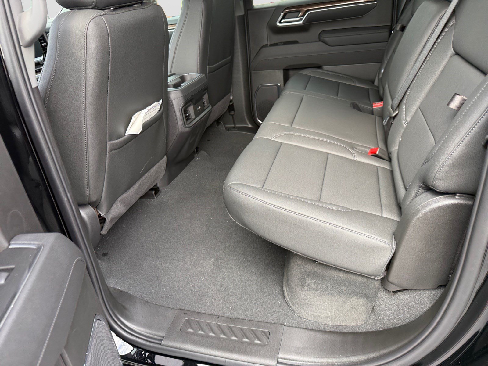 Used 2026 Chevrolet Silverado 1500 LT Trail Boss w/ LT Trail Boss Premium Package AWD/4WD image 18