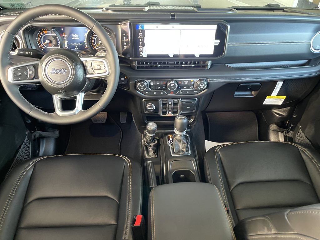 New 2026 Jeep Wrangler Unlimited Sahara AWD/4WD image 17