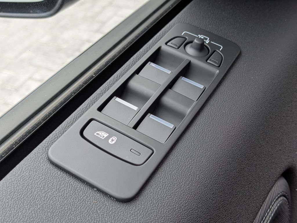 New 2026 Land Rover Discovery Sport Landmark AWD/4WD image 28