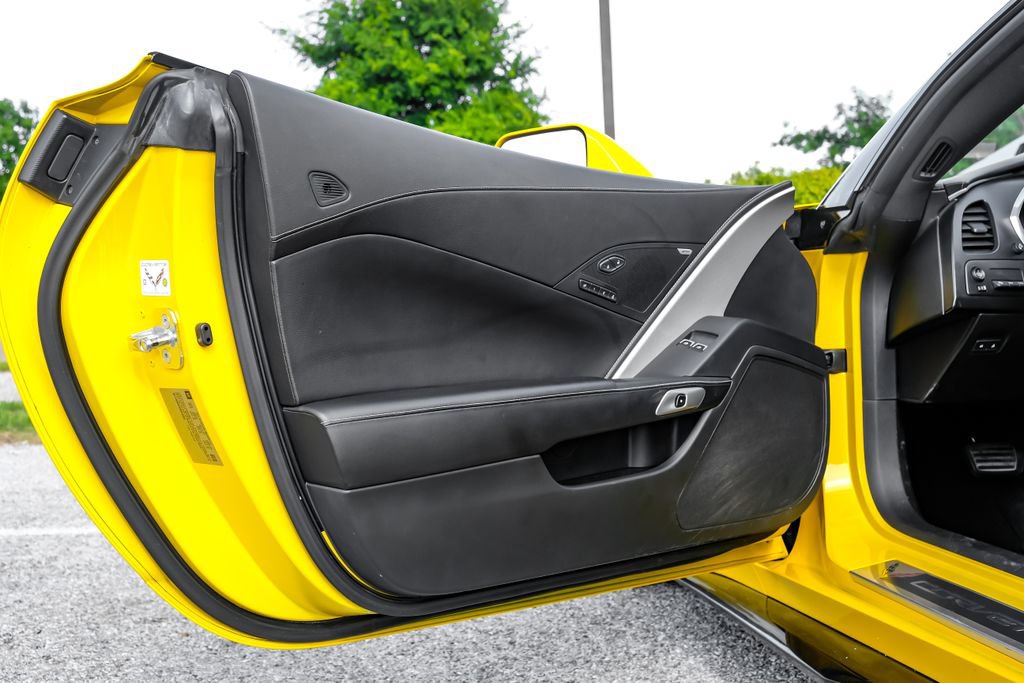 Used 2015 Chevrolet Corvette Z06 w/ 2LZ Preferred Equipment Group RWD image 47