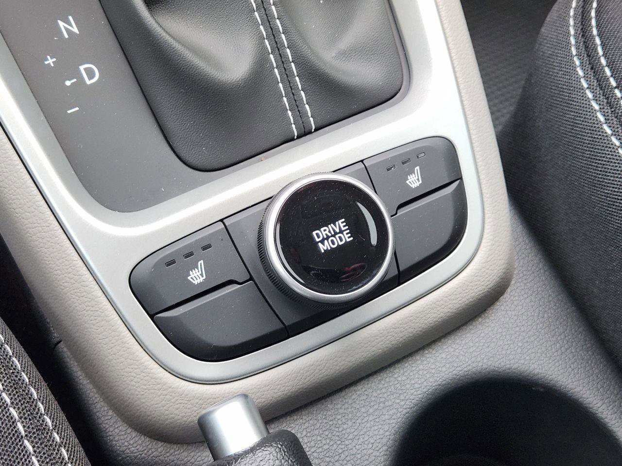 New 2026 Hyundai Venue SEL FWD image 19