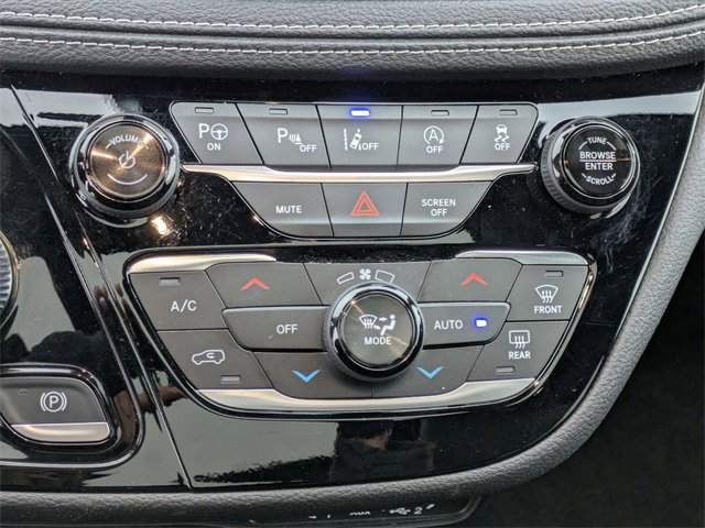 New 2025 Chrysler Pacifica Select w/ Uconnect Theater Family Group image 22