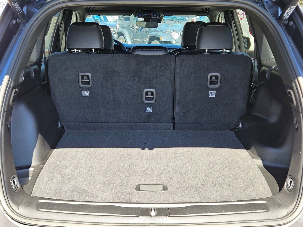 New 2025 Jeep Grand Cherokee Altitude image 28