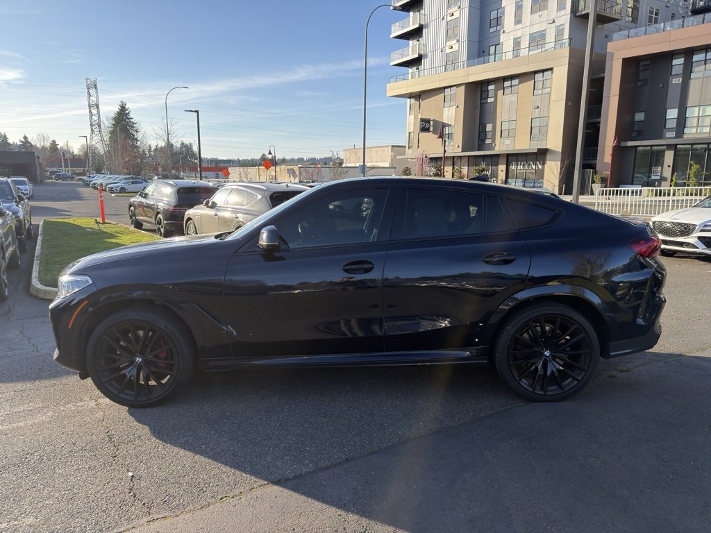 Used 2022 BMW X6 M50i w/ Executive Package image 2