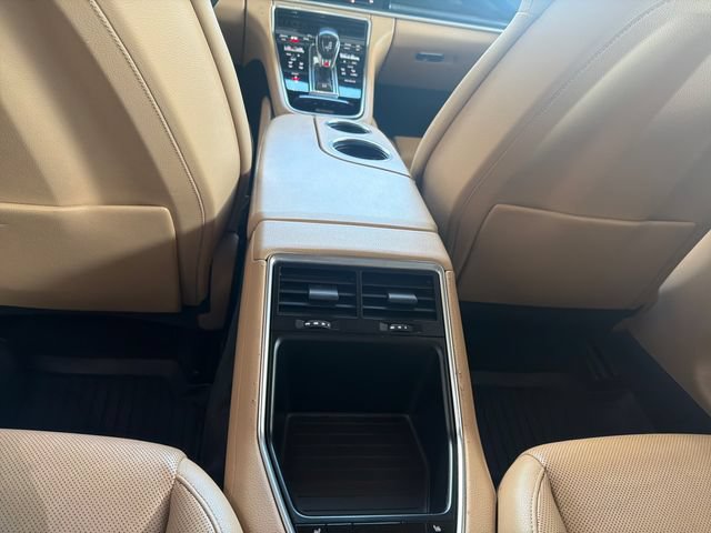 Used 2019 Porsche Panamera RWD image 23