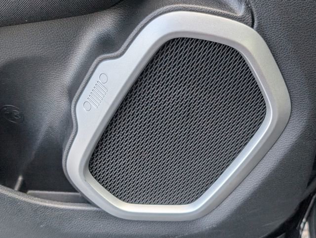 Used 2019 Jeep Renegade Latitude FWD image 37