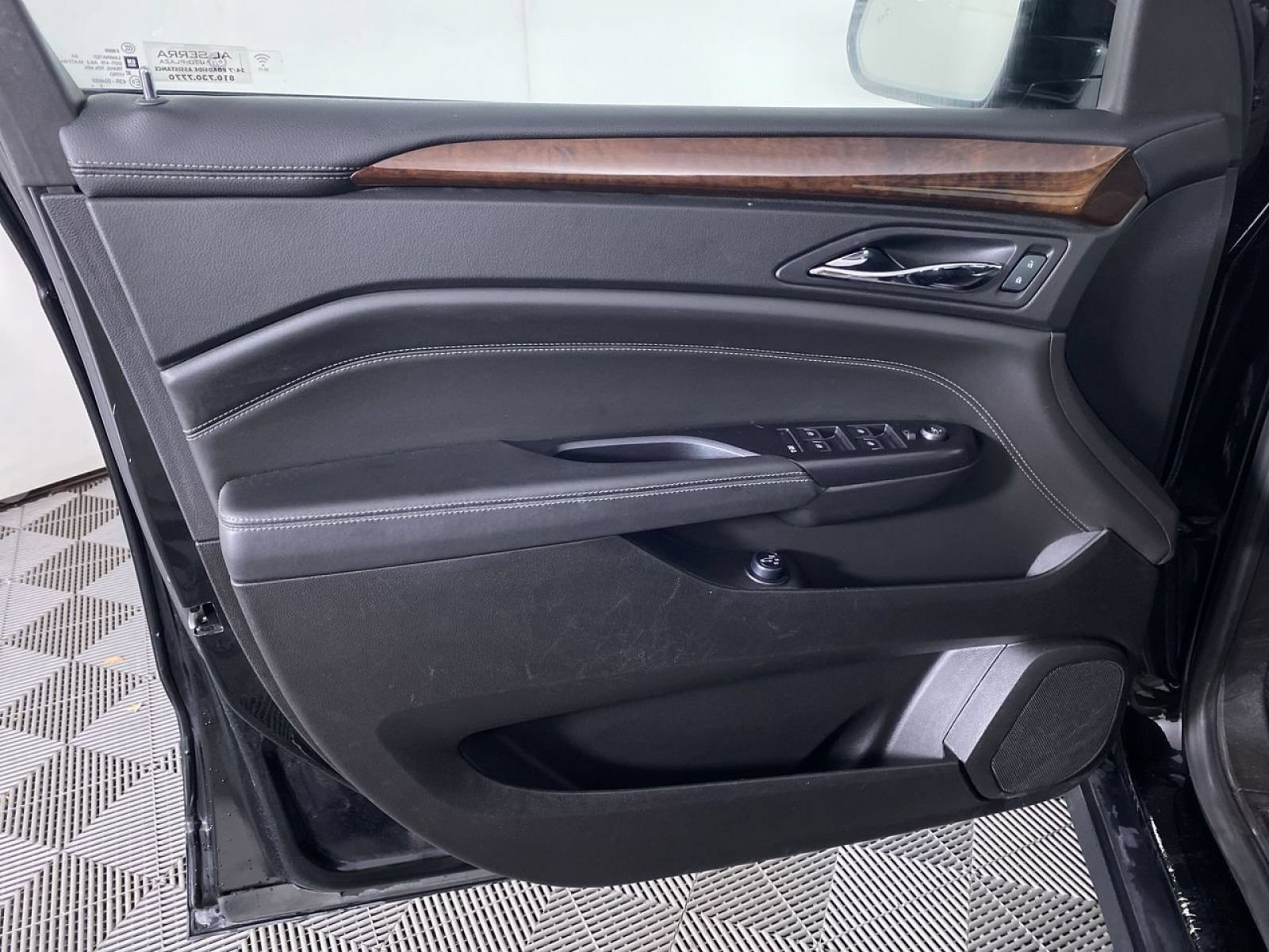 Certified 2016 Cadillac SRX Luxury FWD image 13