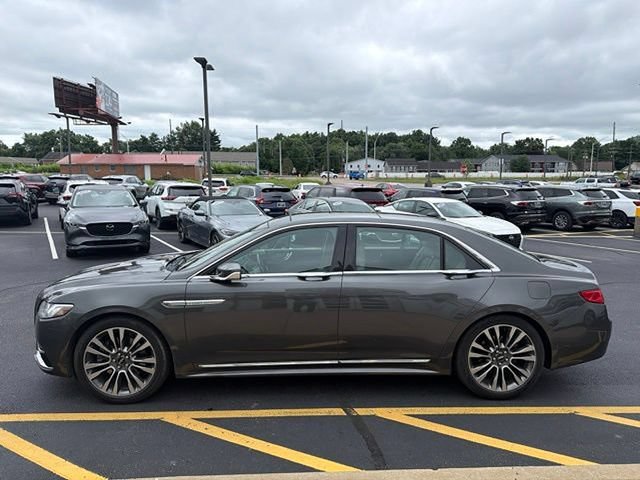 Used 2017 Lincoln Continental Reserve AWD/4WD image 3