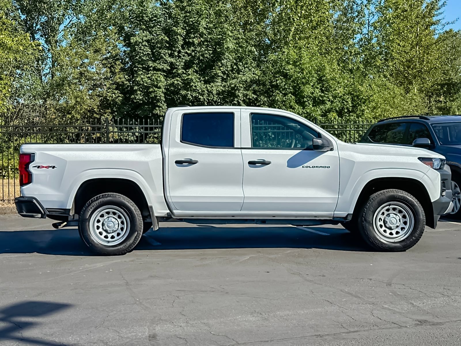 Used 2025 Chevrolet Colorado W/T AWD/4WD image 2