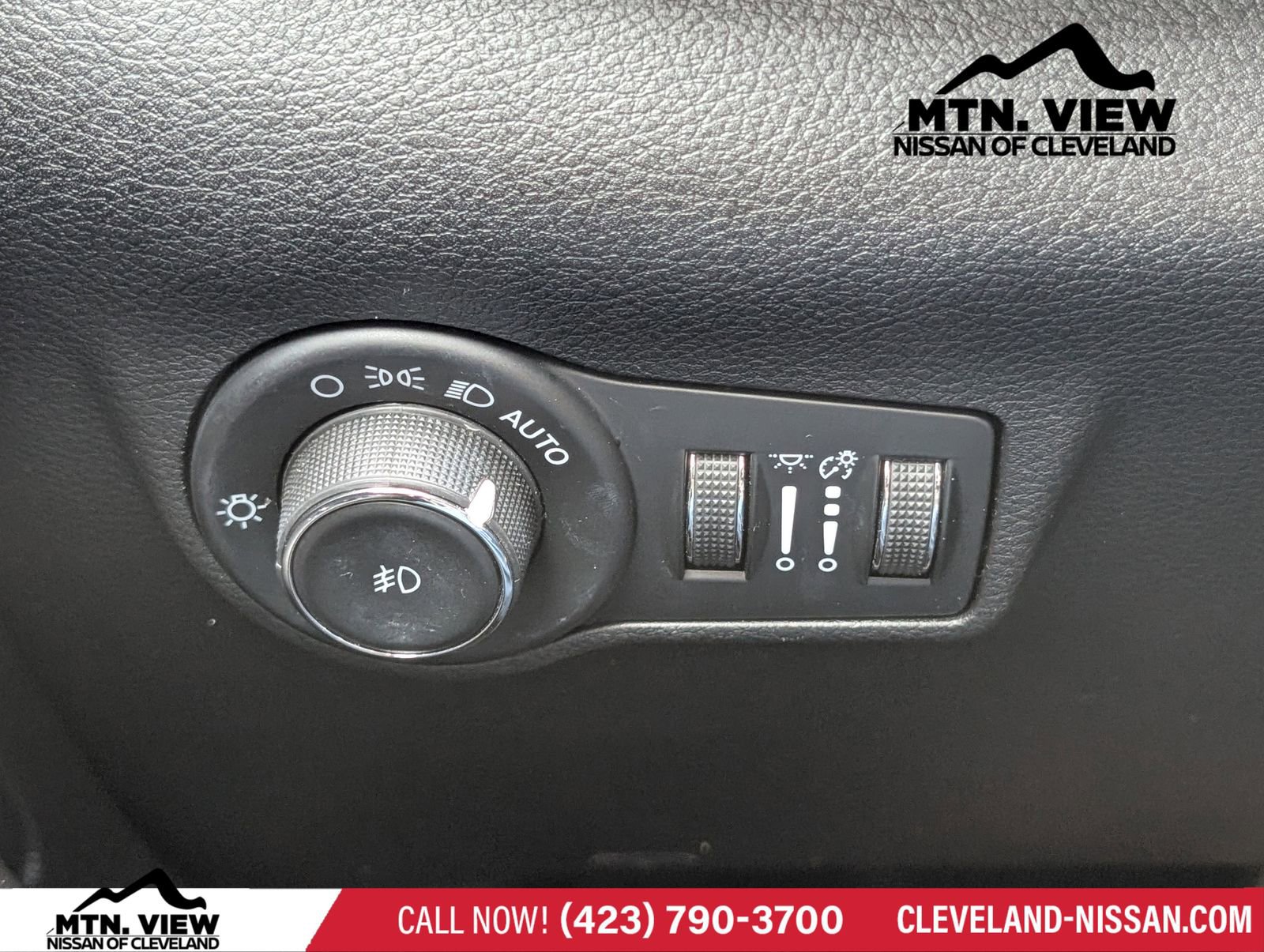 Used 2023 Jeep Compass Altitude image 23