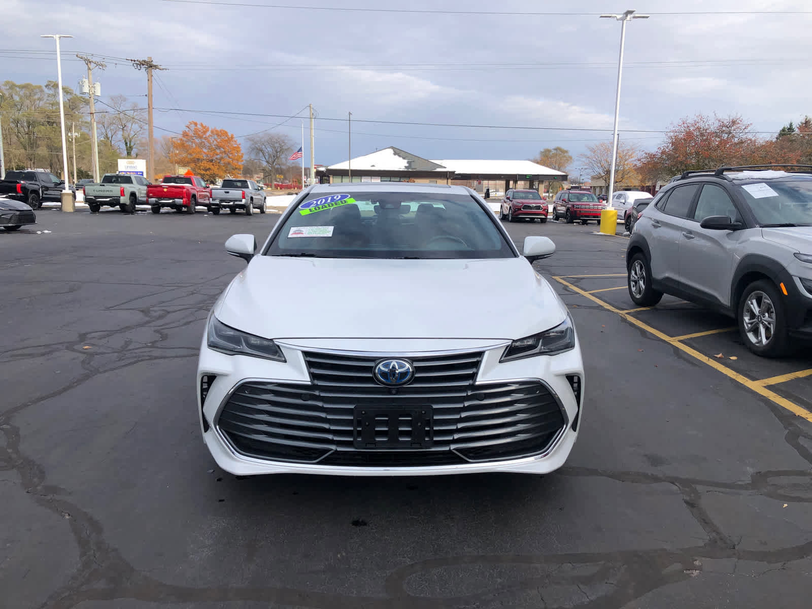 Used 2019 Toyota Avalon Limited image 5