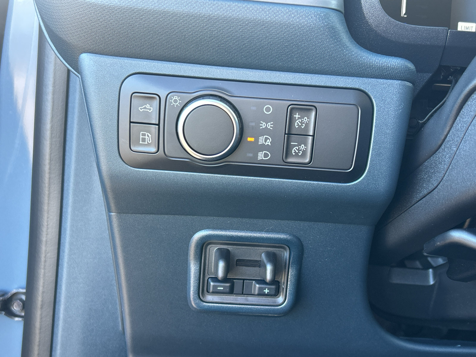 New 2026 Ford Maverick Lariat w/ Black Appearance Package AWD/4WD image 18