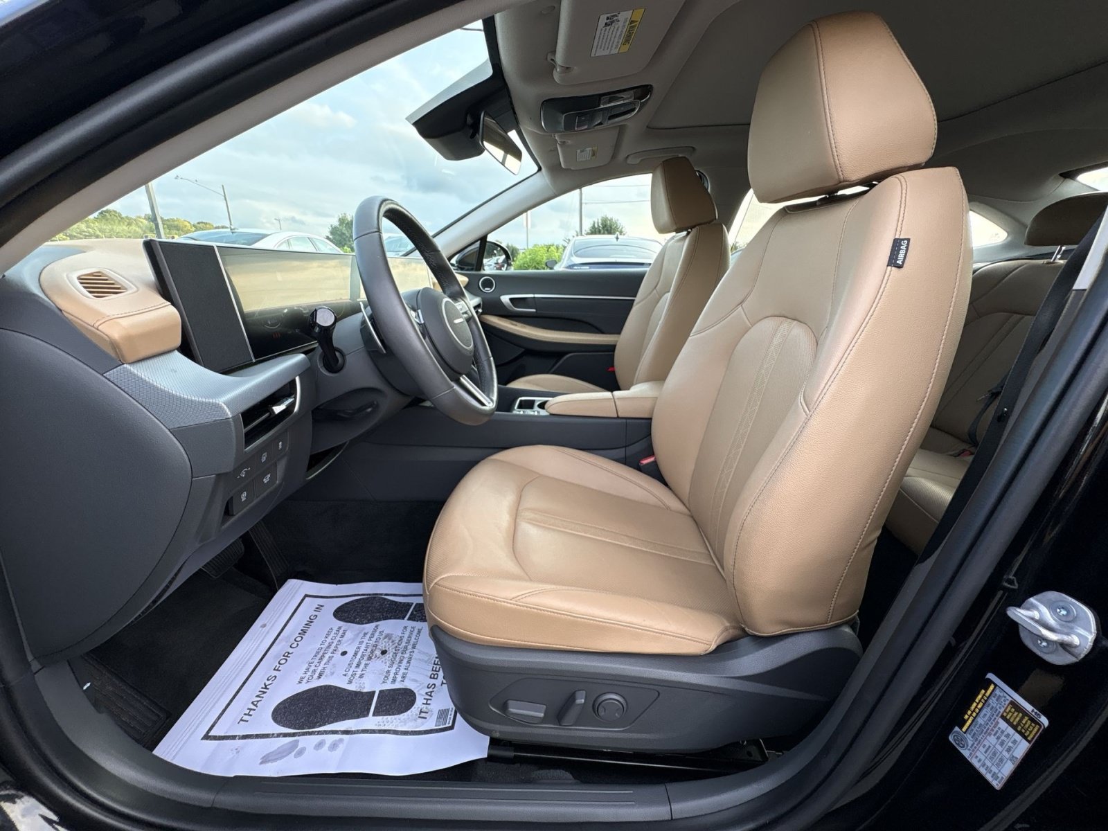 Used 2025 Hyundai Sonata Limited FWD image 13