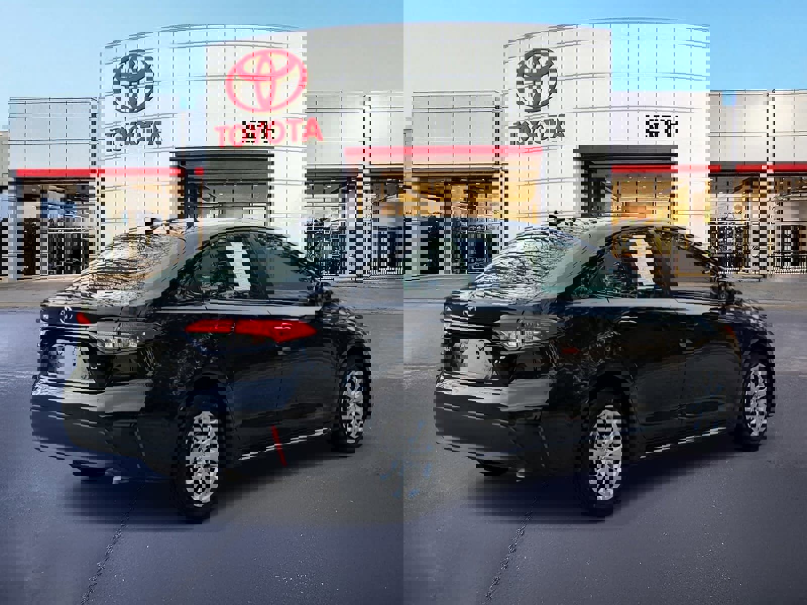 Used 2024 Toyota Corolla LE image 5