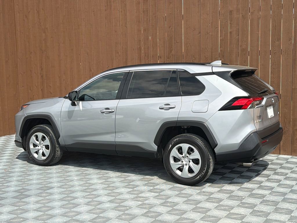 Used 2021 Toyota RAV4 LE image 13