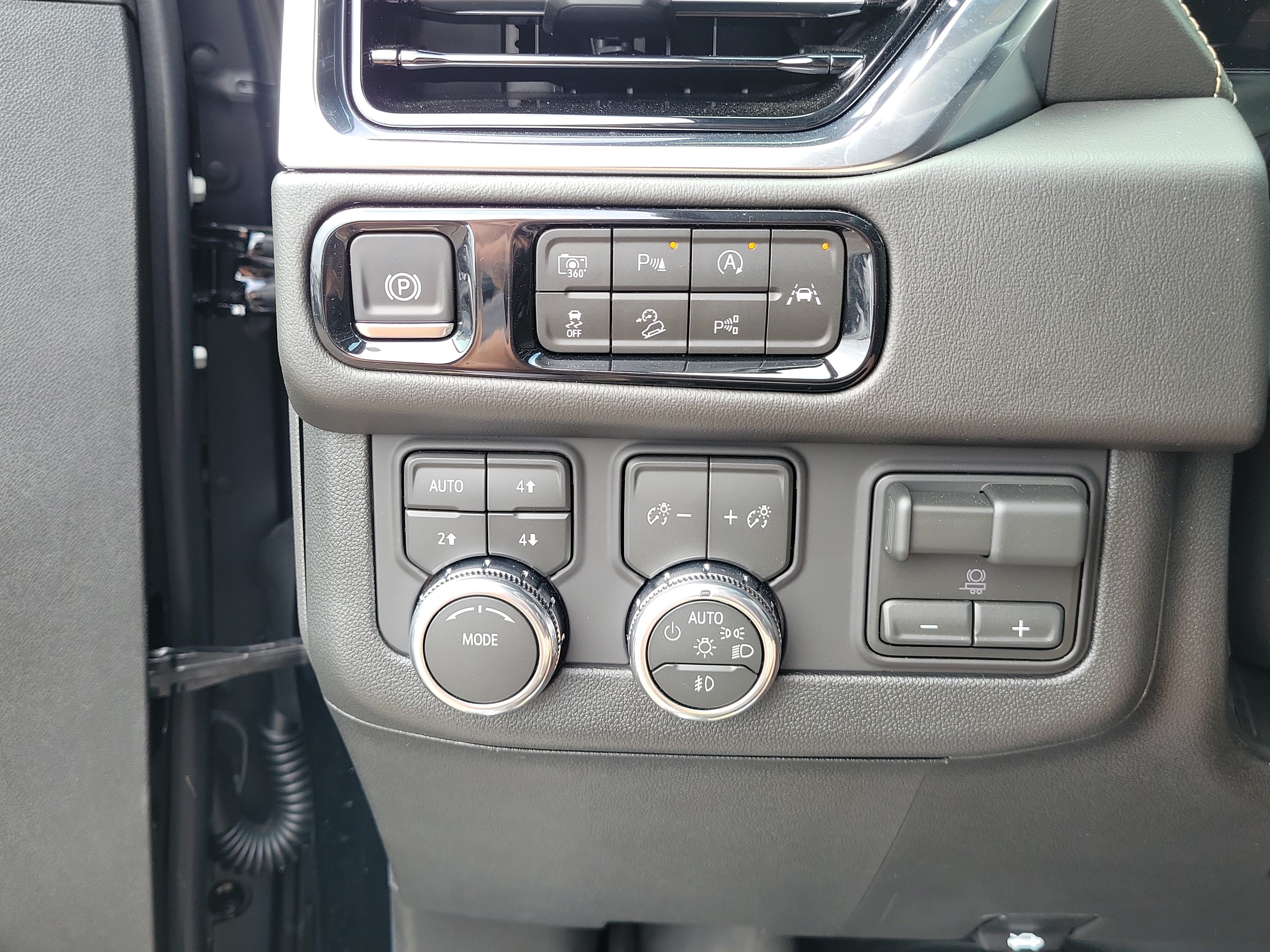 Used 2026 GMC Yukon Elevation w/ Elevation Premium Package AWD/4WD image 20