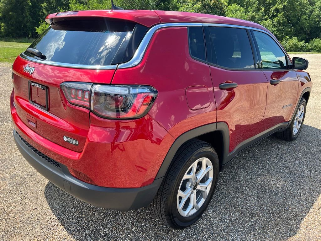 Used 2025 Jeep Compass Sport image 7