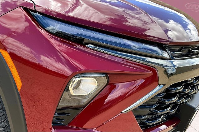 Used 2025 Chevrolet TrailBlazer RS w/ Convenience Package AWD/4WD image 4