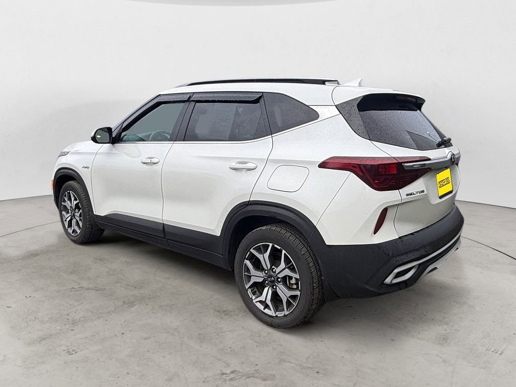 Used 2021 Kia Seltos EX image 3