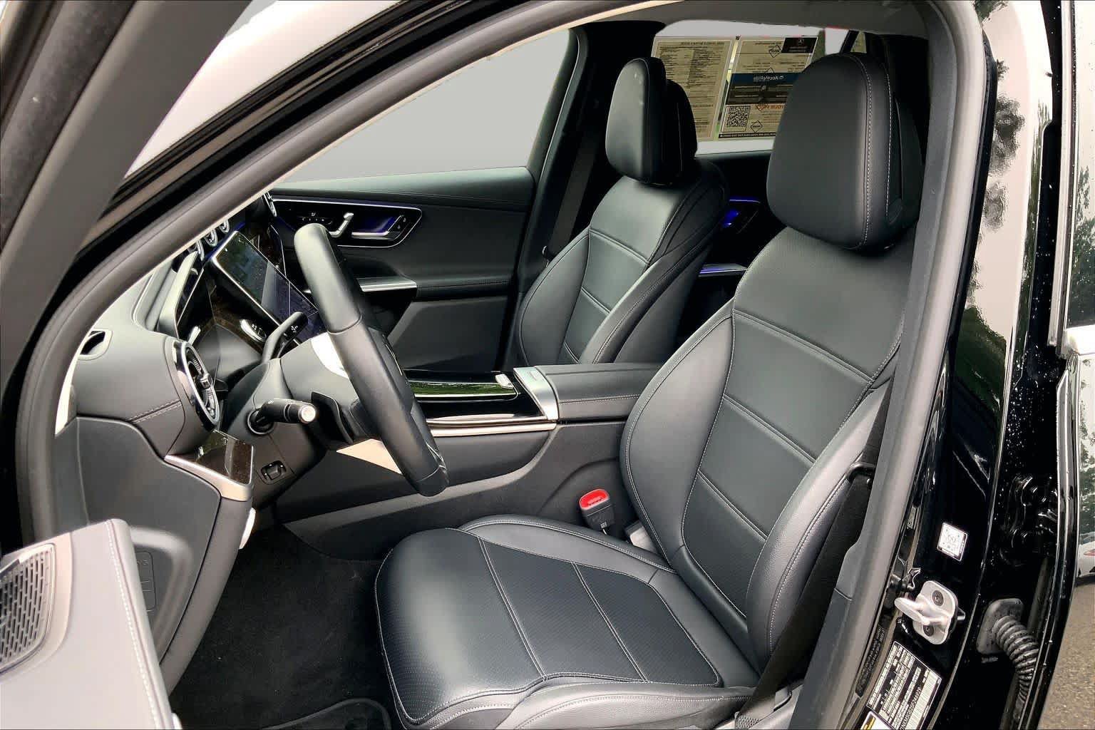 Used 2025 Mercedes-Benz GLC 350e 4MATIC image 9