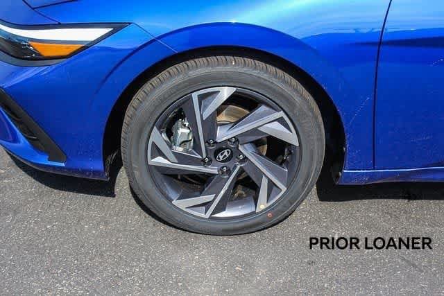 Certified 2025 Hyundai Elantra Sport FWD image 11