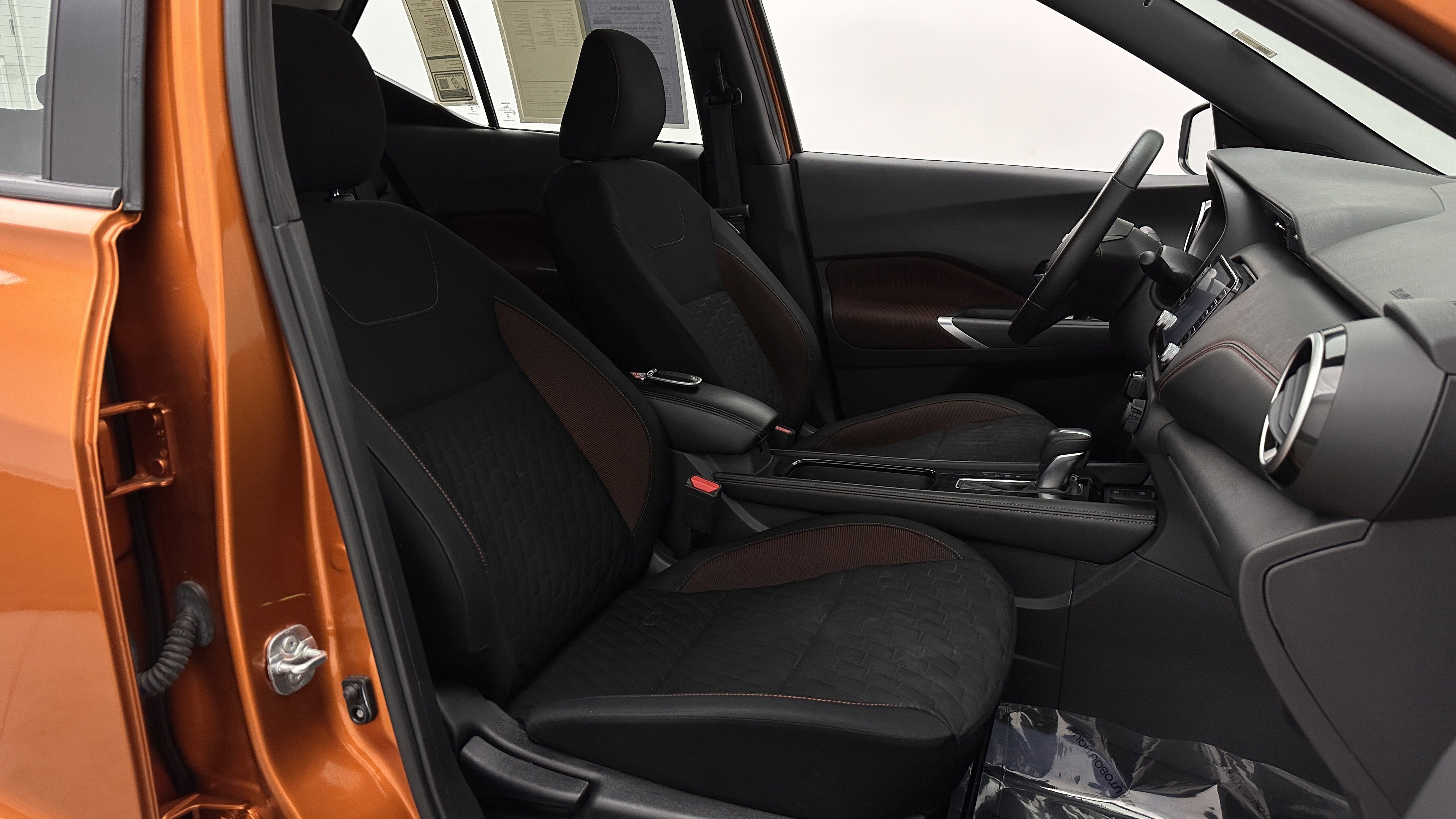 Used 2023 Nissan Kicks SR FWD image 32