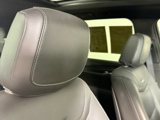 Certified 2025 Cadillac XT6 Sport w/ LPO, Red Accent Package AWD/4WD image 39