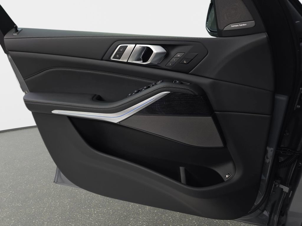 New 2026 BMW X5 xDrive50e w/ Executive Package image 26