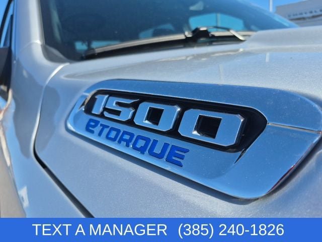 New 2026 RAM 1500 4x4 Crew Cab image 3