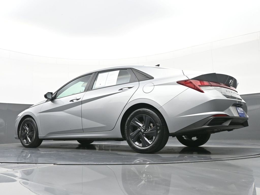 Used 2023 Hyundai Elantra SEL w/ Preferred Accessory Package image 38