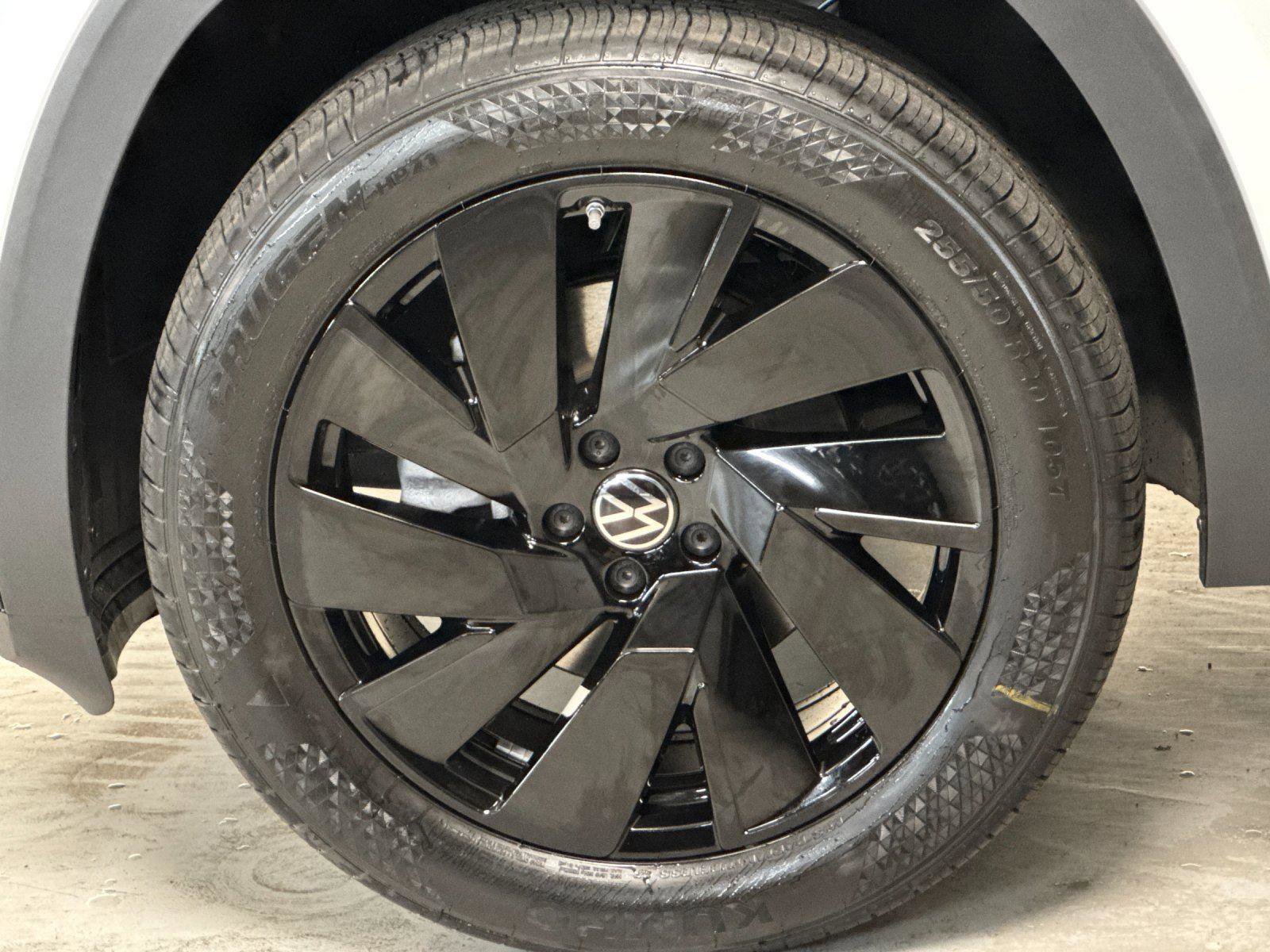 New 2026 Volkswagen Atlas SE image 24