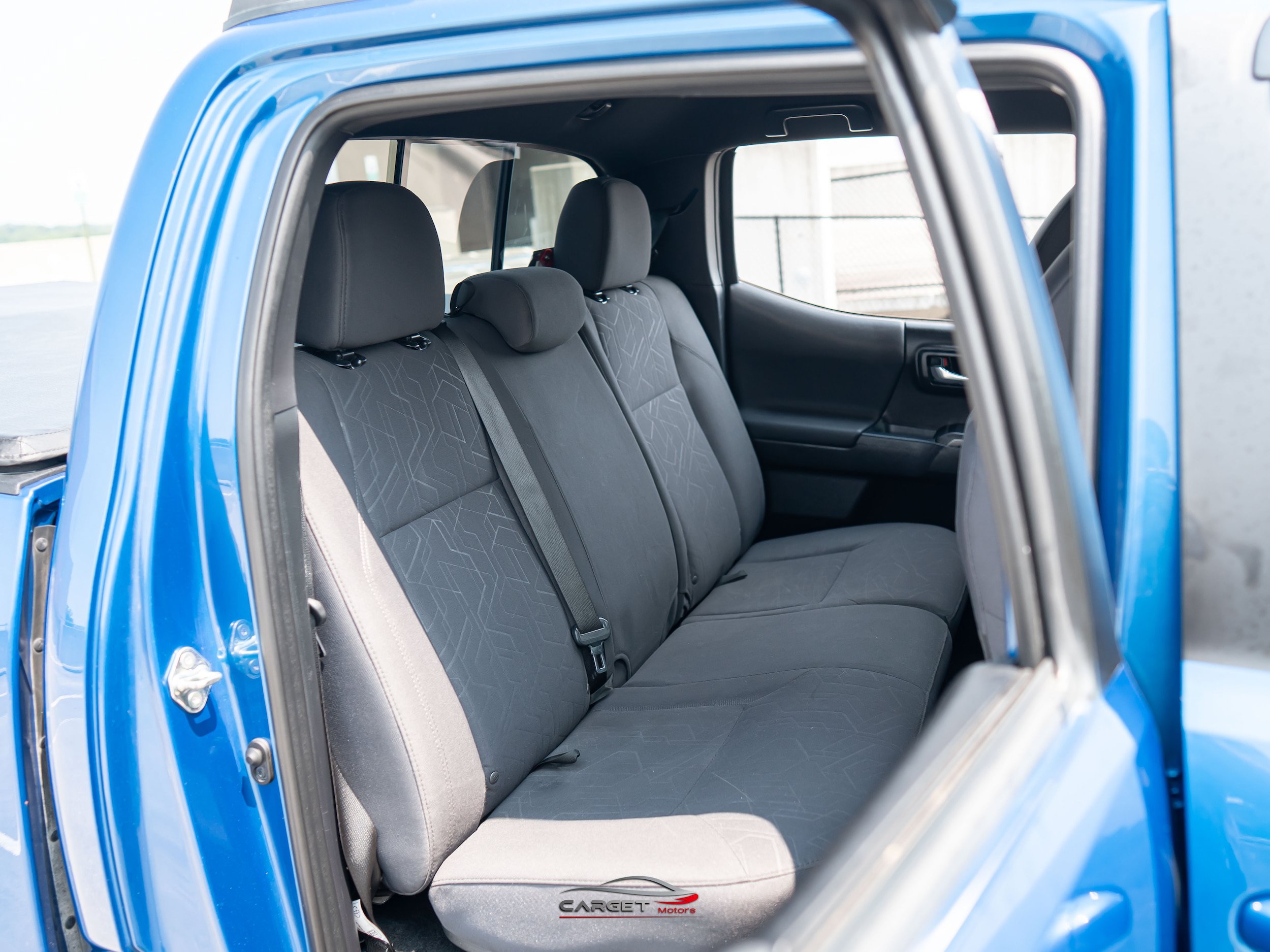 Used 2018 Toyota Tacoma TRD Sport AWD/4WD image 18