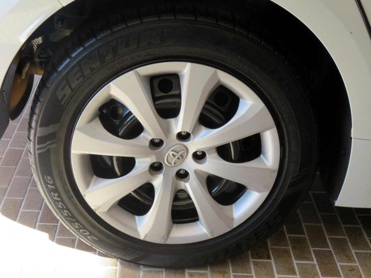 Used 2020 Toyota Corolla LE image 9