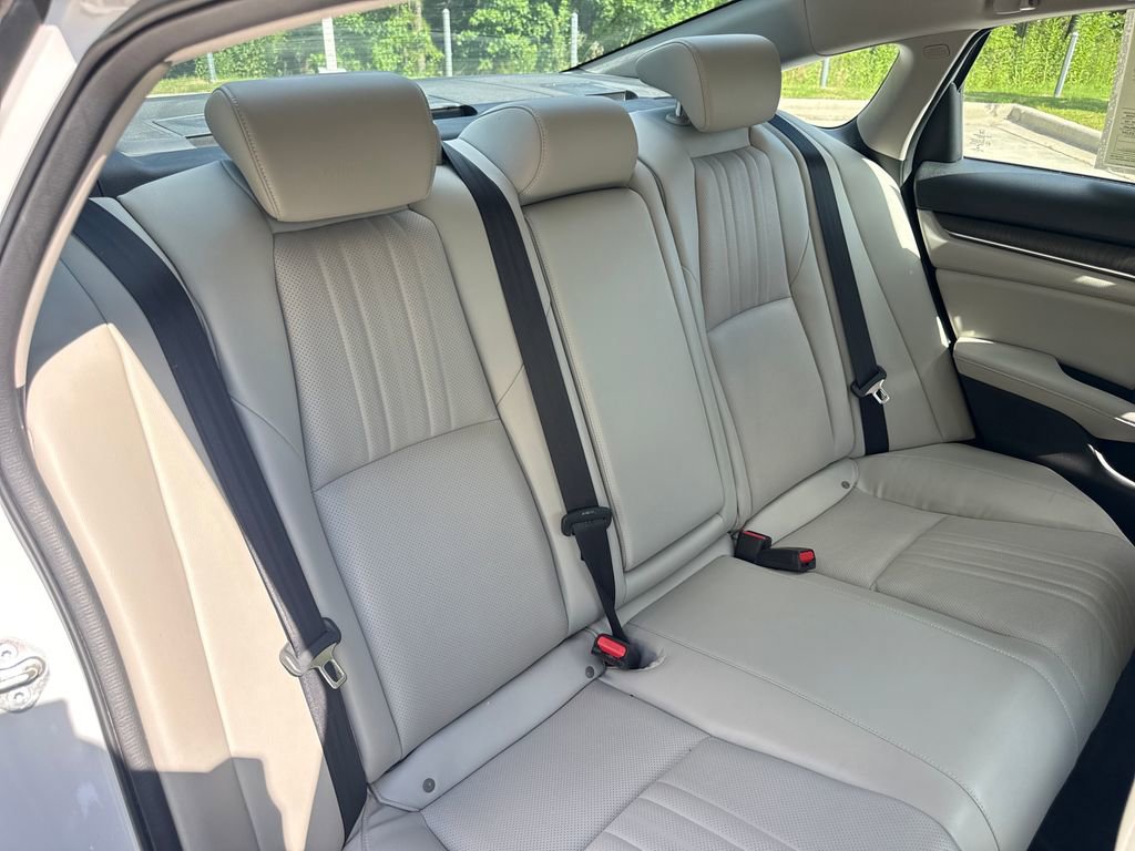 Used 2018 Honda Accord Touring image 33