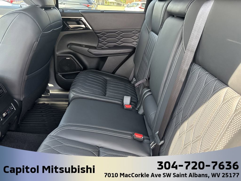 New 2025 Mitsubishi Outlander SEL image 14