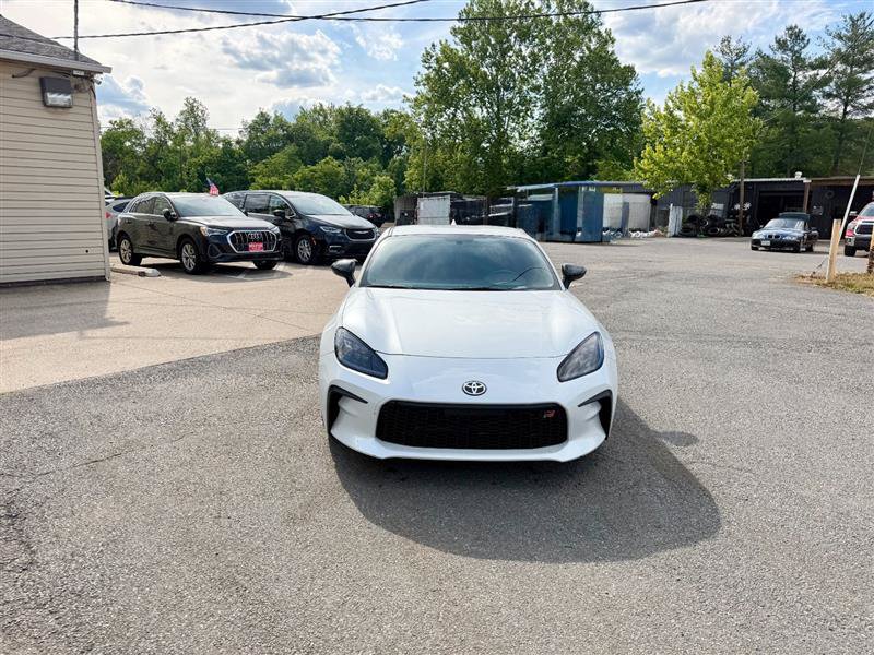 Used 2024 Toyota GR86 RWD image 10